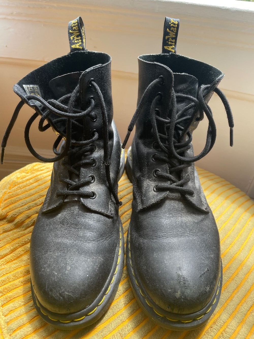 Doc Martens 8-eye boots